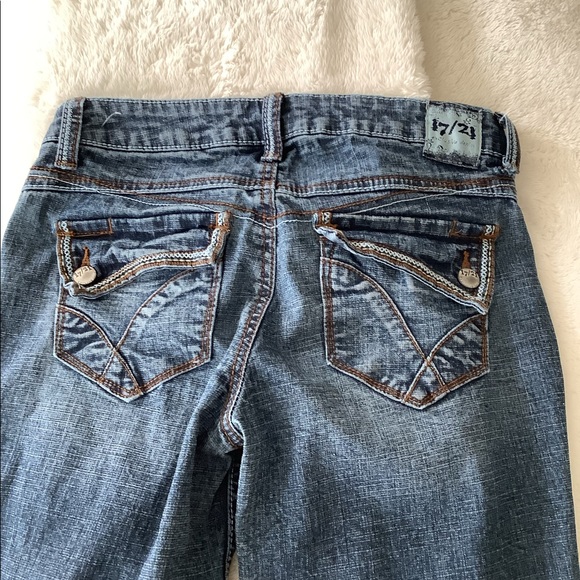 17/21 exclusive denim capris size 2 30”-22” inseam waist wrinkle look blue . 💐 - Picture 5 of 11